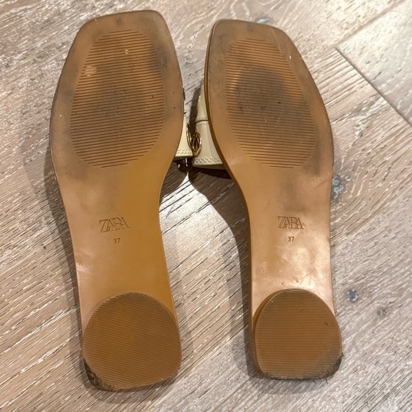 Zara Flat leather sandals with gold metal appliqués - Picture 8 of 10